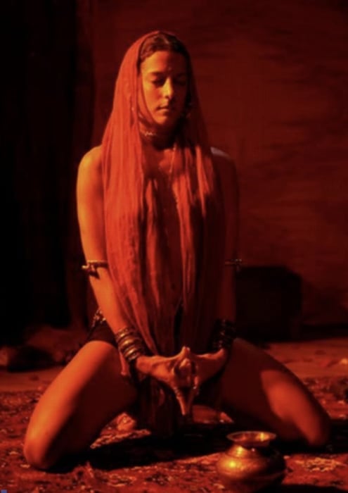 Sacred Sluts - Tempelnacht für Frauen und Yoni Menschen by SanyaAlaya