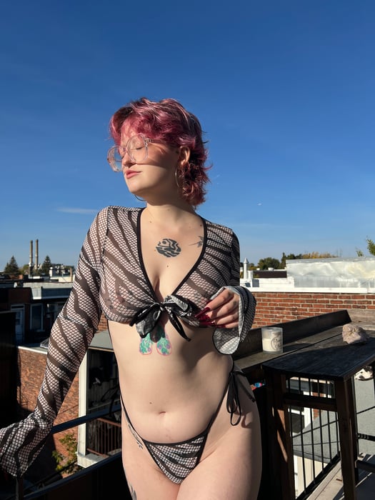 Selling worn undies by clumsyfairyy