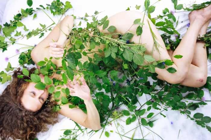 FemmEssence Somatic Empowerment Photoshooting for FLINTAS by Indira