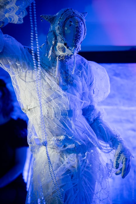 Cabaret Cravache, The Last Layer by Pauline